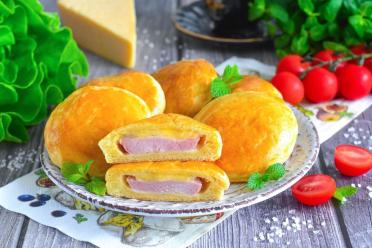 Ham and Cheese Yeast Dough Pies