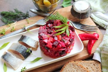 Classic Herring Vinaigrette Salad