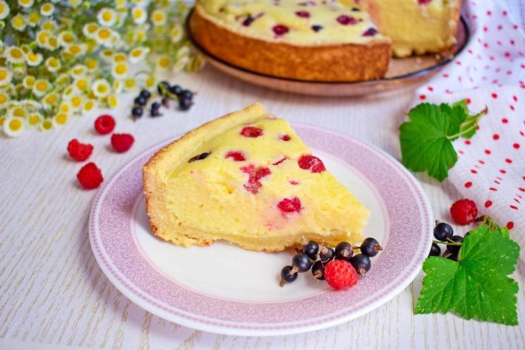 Berry Curd Pie Delight