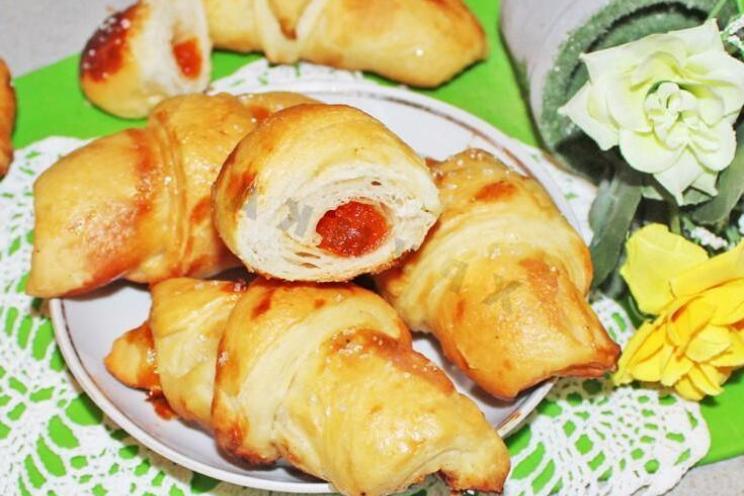 Flaky Apricot Jam Croissants