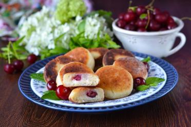 Cherry Curd Cheesecake Delight