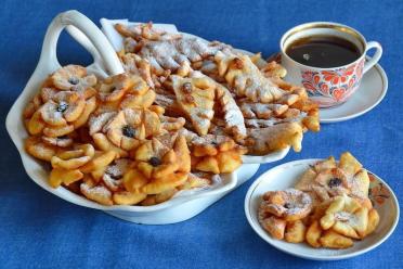 Flower-Shaped Milk Fritters