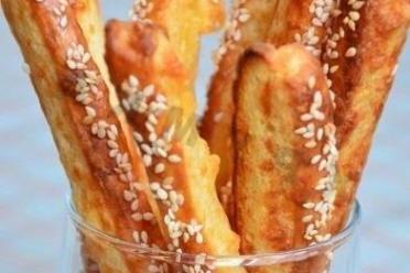 Cheesy Sesame Snack Sticks