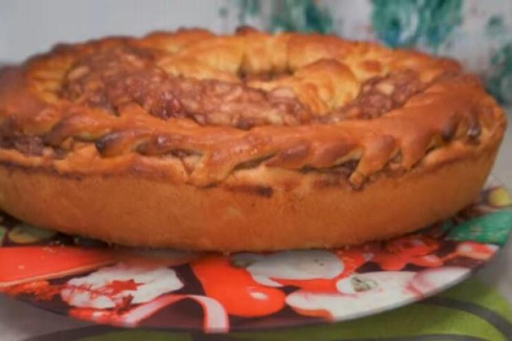 35-Minute Apple Jam Pie 35-Minute Apple Jam Pie