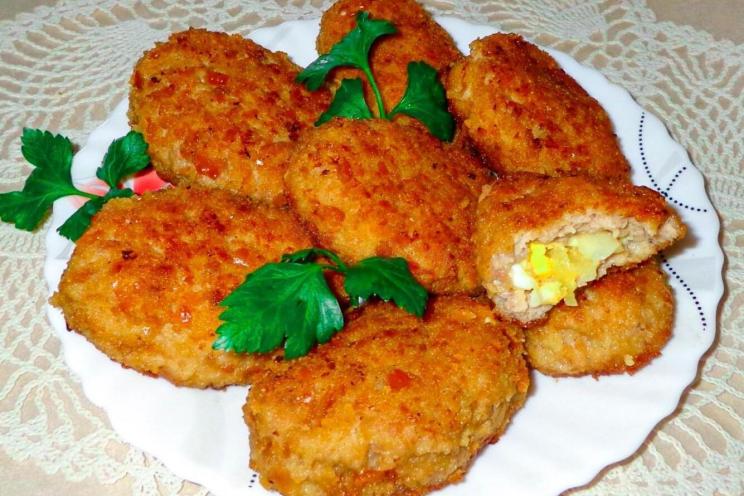 Quick and Tasty Meat Zrazy with Egg and Onion