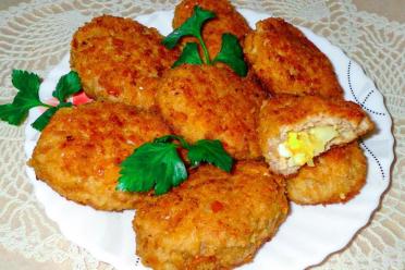 Quick and Tasty Meat Zrazy with Egg and Onion