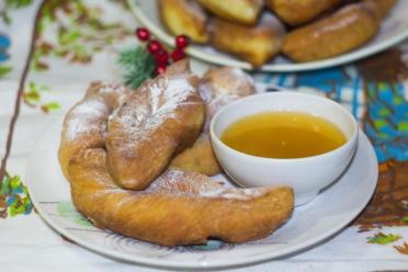 Fluffy Ukrainian Verguns with Honey
