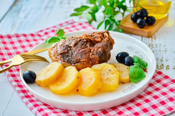 Greek Lamb Kleftiko: Tender, Aromatic, and Family-Friendly Greek Lamb Kleftiko: Tender, Aromatic, and Family-Friendly