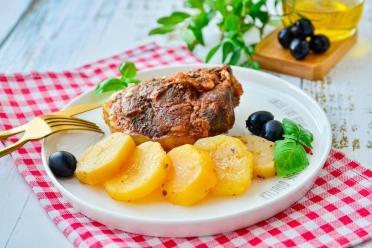 Greek Lamb Kleftiko: Tender, Aromatic, and Family-Friendly