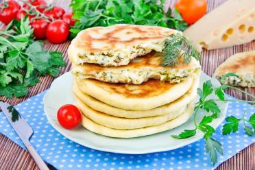 Cheesy Herb Flatbread in a Pan