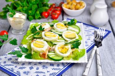 Chicken Cucumber Egg Salad: A Quick, Hearty Meal