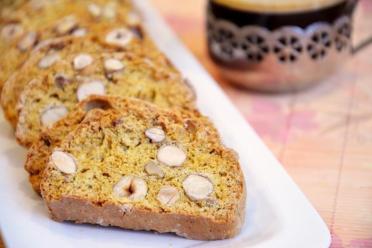 Classic Tuscan Almond Cookies