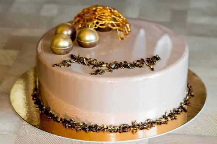 Apple Cinnamon Mousse Cake with Mirror Glaze