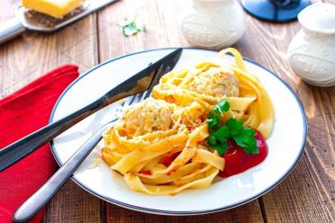 Minced Meat Noodle Nests