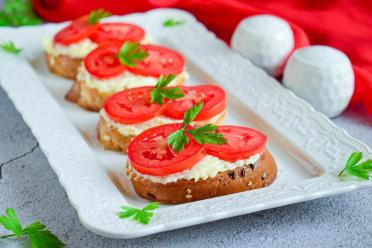 Tomato and Cheese Sandwiches: Quick, Bright, and Tasty