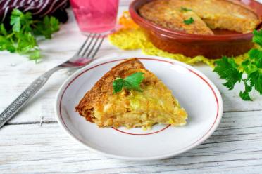 Oven-Baked Cabbage Pie: A Budget-Friendly Delight