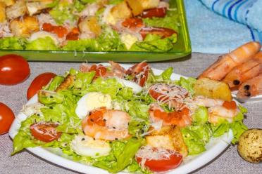 Shrimp & Cherry Tomato Holiday Salad
