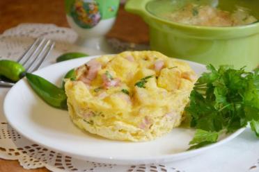 5-Minute Microwave Ham & Cheese Omelet
