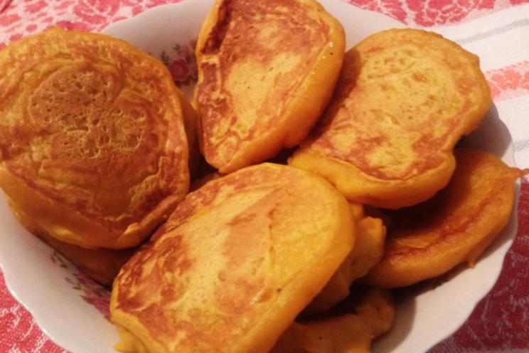 Delicious Tropical Pumpkin Pancakes (Eggless)
