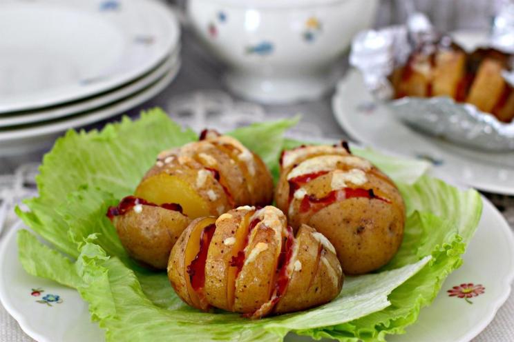 Oven-Baked Foil Potatoes with Lard