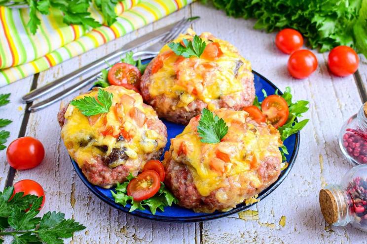 Cheesy Oven-Baked Minced Beefsteak