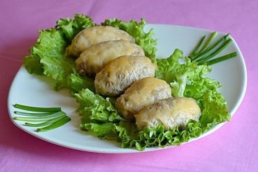 Cheesy Cabbage Meatballs: A Juicy Family Favorite