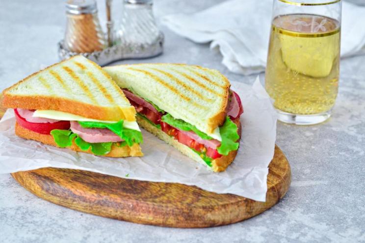 Ultimate Ham & Cheese Sandwich: Quick & Satisfying Snack