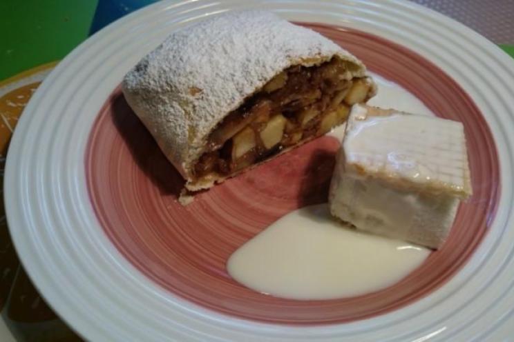 Easy Puff Pastry Apple Strudel