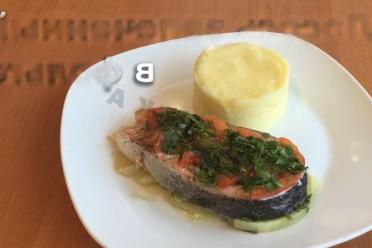 Foil-Baked Salmon: Fast, Healthy, and Delicious