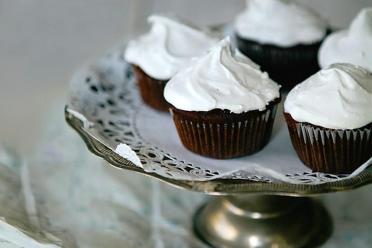 Chocolate Ganache Cupcakes with Meringue Cream