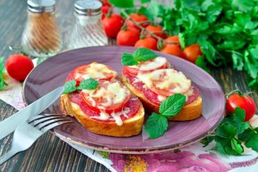 Quick & Tasty Oven-Baked Sausage, Cheese & Tomato Sandwiches