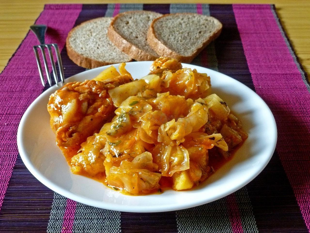 One-Pot Chicken Legs with Potatoes and Cabbage