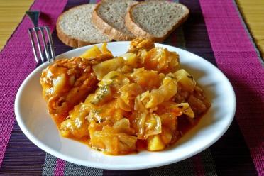 One-Pot Chicken Legs with Potatoes and Cabbage