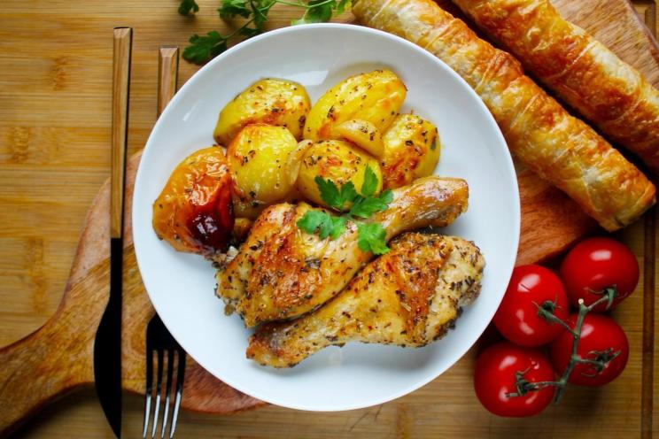 Oven-Baked Chicken with Potatoes and Apples