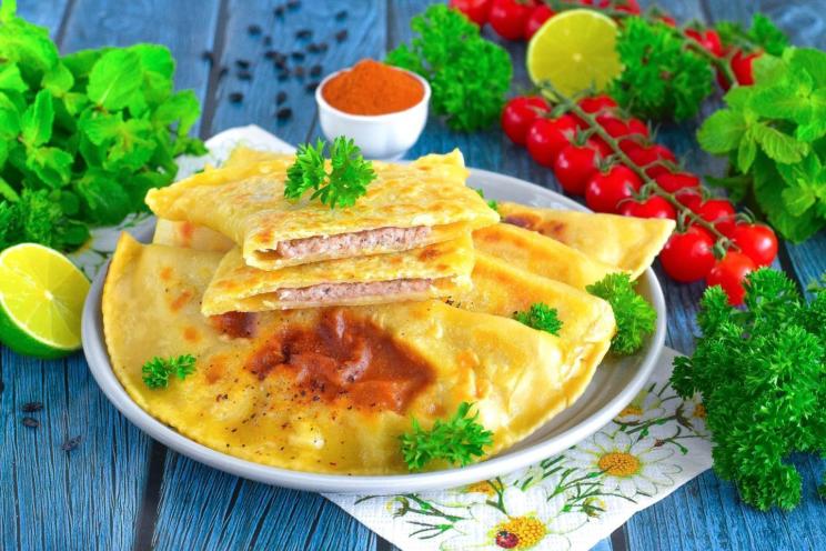 Azerbaijani Meat-Filled Kutaby in a Pan
