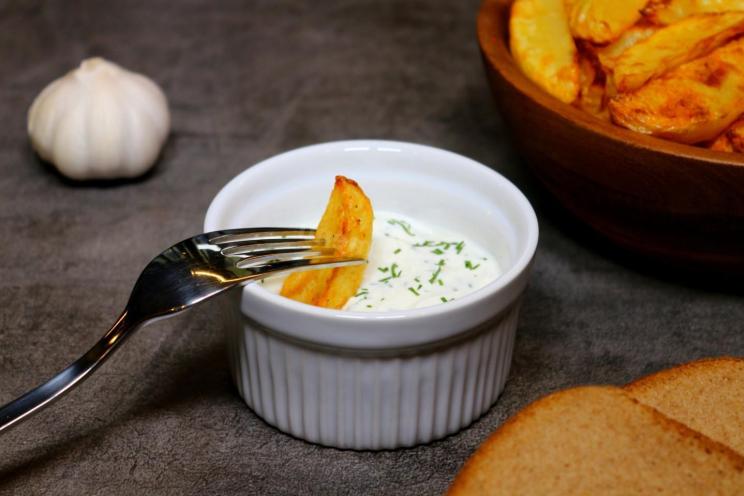 Quick & Easy Creamy Garlic Sauce Quick & Easy Creamy Garlic Sauce