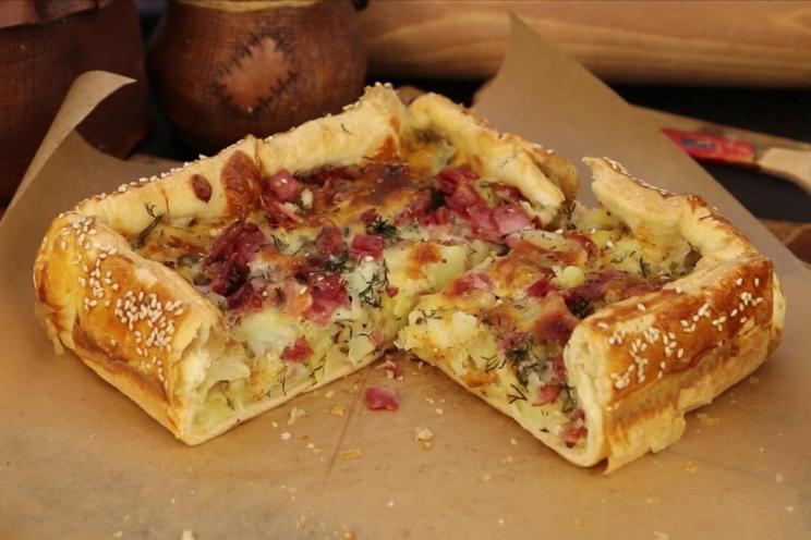 Cheesy Potato Pie with Mozzarella Cheesy Potato Pie with Mozzarella