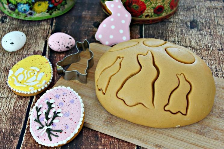 Perfect Honey Gingerbread Cookie Dough for Decorating Perfect Honey Gingerbread Cookie Dough for Decorating