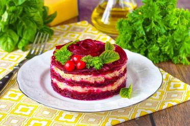 Festive Beet and Cheese Salad with Garlic
