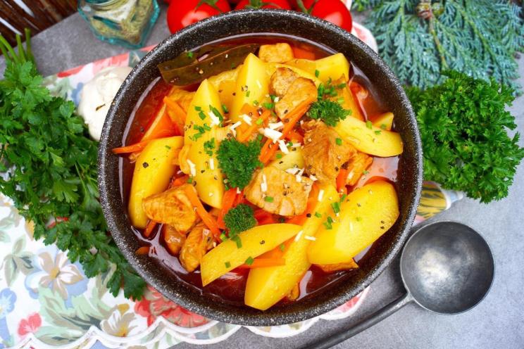 Easy Pork Stew with Potatoes and Veggies Easy Pork Stew with Potatoes and Veggies