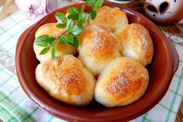 Fluffy 5-Minute Cottage Cheese Buns
