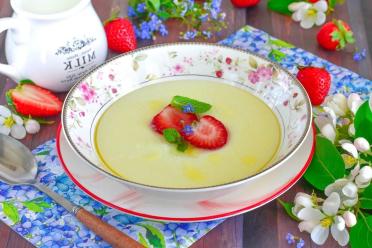 Creamy Childhood Semolina Porridge