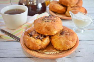 Pan-Fried Meat Belyashi