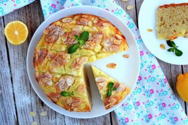 Irresistible Lemon Custard Pie with Crunchy Almonds