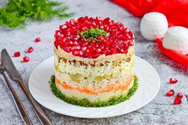 Holiday Chicken Salad with Pomegranates and Walnuts