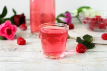 Homemade Raspberry Vodka Tincture