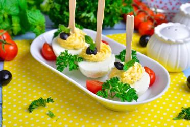 Dill & Cheese Stuffed Eggs: Quick Holiday Snack