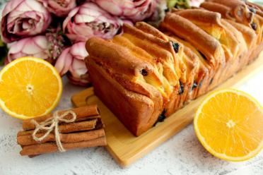 Orange Raisin Pull-Apart Bread