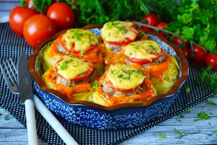 Baked Pasta Nests with Minced Meat Baked Pasta Nests with Minced Meat