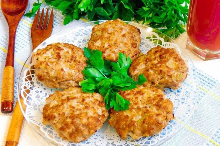 Serbian Grilled Meat Cutlets